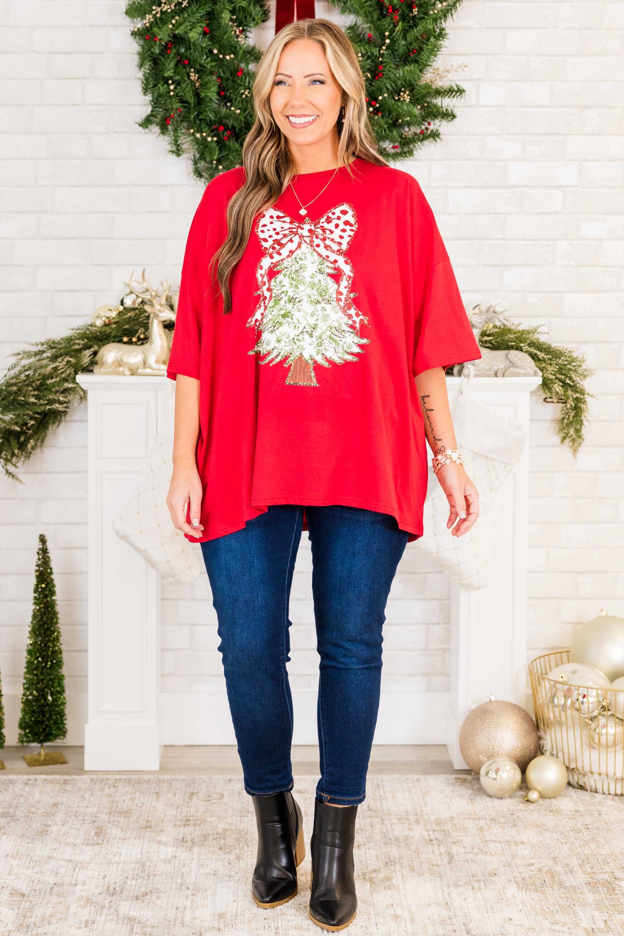 Postcards At Christmas Boyfriend Tee, Red